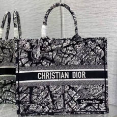 Christian Dior Shopping Bags